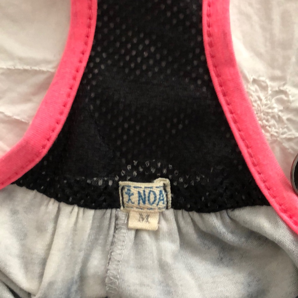 Designer tank top - Picture 3 of 3